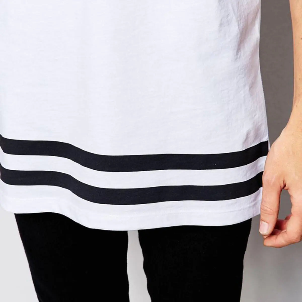 Printed Short Sleeve T-Shirts with Stripes and Round Neck